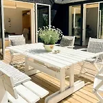 Architect-designed Gem On Mon With View Сasa de vacaciones Stege