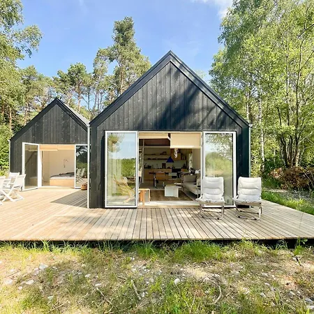 Architect-designed Gem On Mon With View Stege