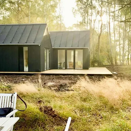 Architect-designed Gem On Mon With View *