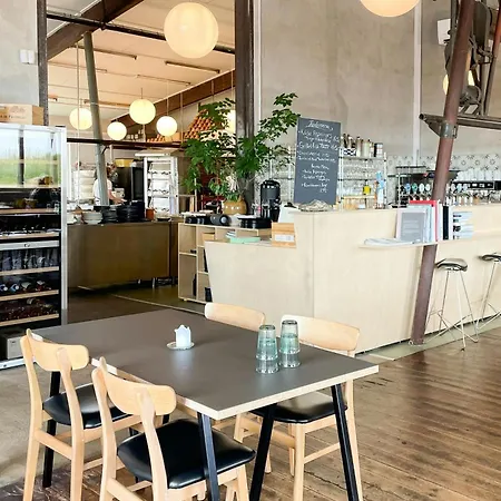 Casa vacanze Architect-designed Gem On Mon With View *