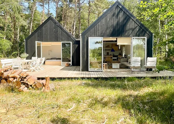 Architect-designed Gem On Mon With View *