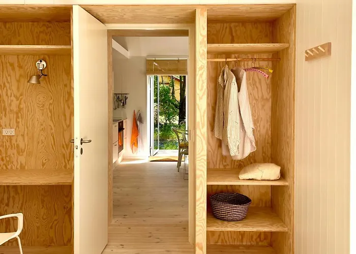 Prázdninový dům Architect-designed Gem On Mon With View *