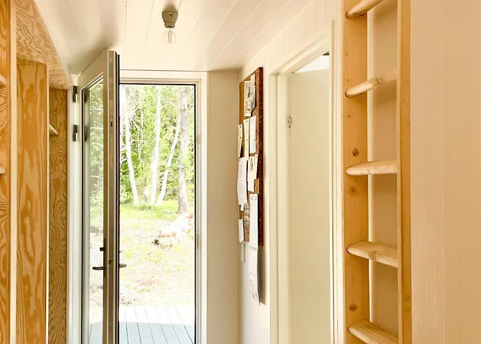 Architect-designed Gem On Mon With View *