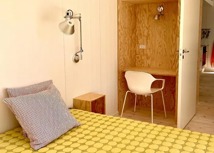 Architect-designed Gem On Mon With View