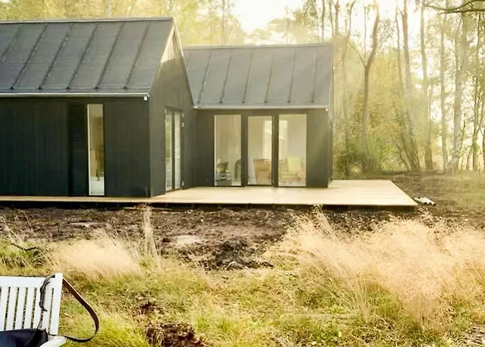 Architect-designed Gem On Mon With View *