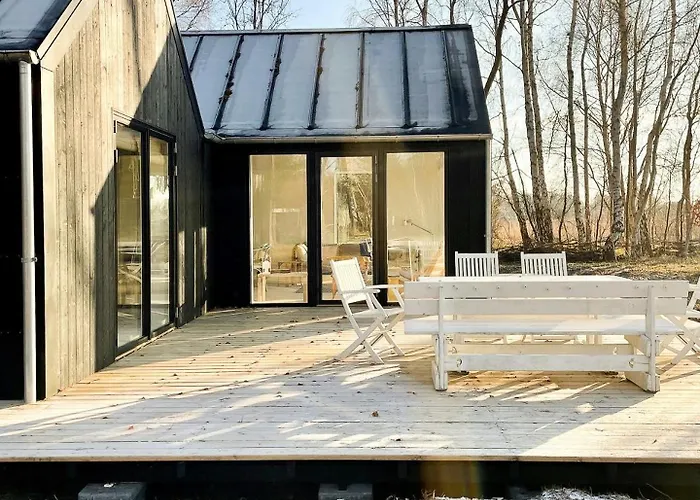 Architect-designed Gem On Mon With View Stege